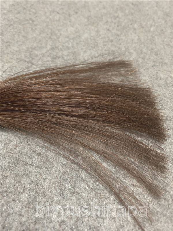 ロレアルパリエクセランスパリクチュール 7C ライト チョコレート ブラウンで白髪を染めた髪色