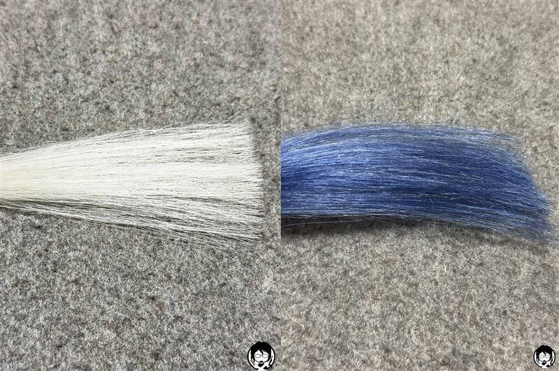 サイオス　イルーセントミルキーヘアカラー 　アクアブルーと白髪の色の比較